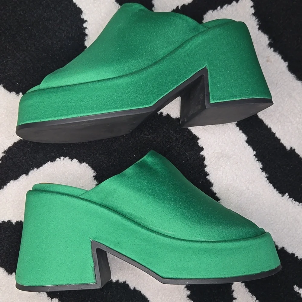 Ganni Green Mules & Clogs Vibrant Design - Picture 7 of 10